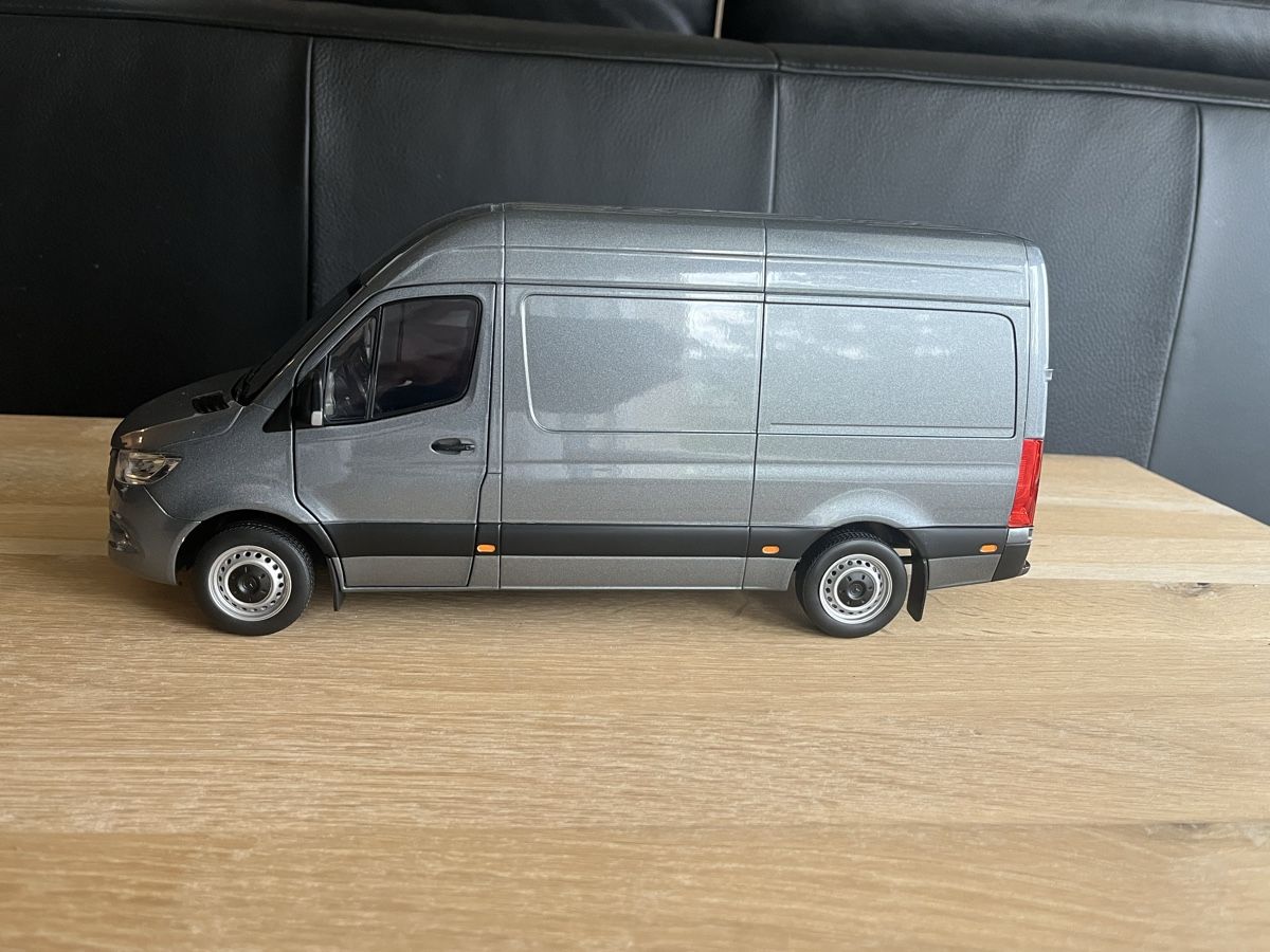 Norev Modellini d'auto: Mercedes-Benz Sprinter 1/18 Norev – Nuovo e nell'imballaggio originale da Léchelles venduto da Mlinspiration 2