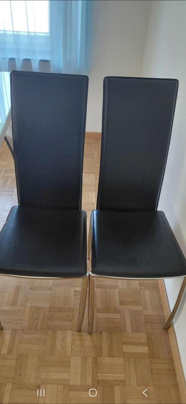Chaises: 4 Leder Stühle – D'occasion à Bern par Mariaangie