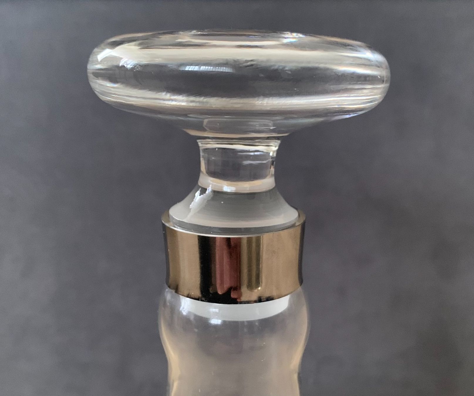 Caraffe: Dekantierflasche - Karaffe mit geschliffenem Glasstopfen – Nuovo (secondo la descrizione) da Gundetswil venduto da Egro100 3