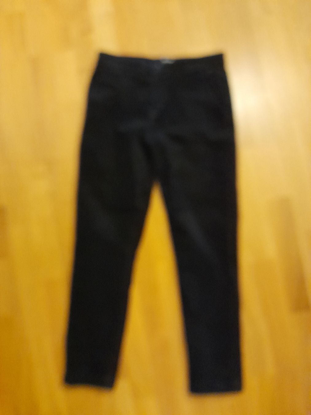 Pantaloni: Pantalon velours noir size 28/32 – Usato da Yverdon-les-Bains venduto da flo_dp9c 2