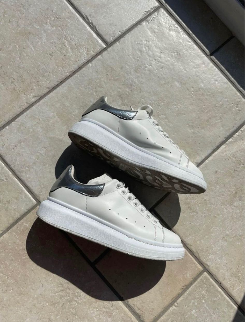 Alexander Mcqueen Scarpe da uomo: Alexander McQueen Sneaker weiss/silber Gr. 38.5 – Usato da Spreitenbach venduto da Webtempel 3