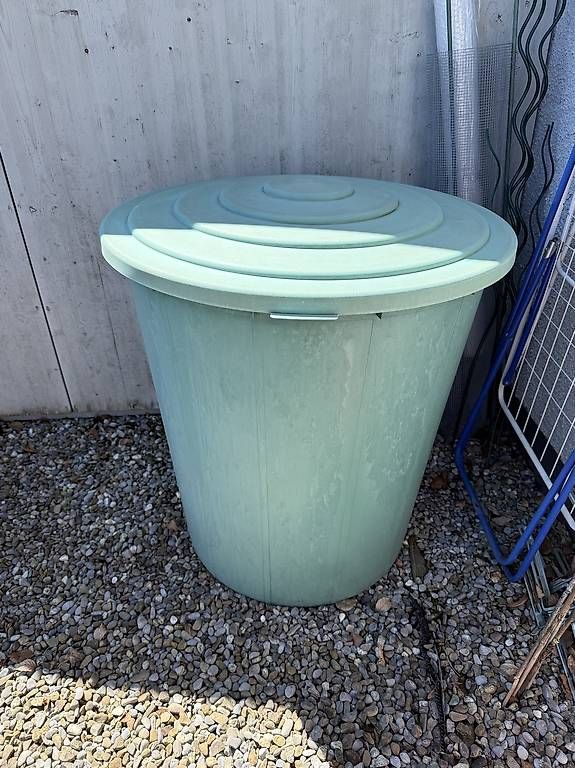 Tränken & Tröge: Wassertank 300 Liter – Gebraucht aus Hergiswil NW von Ukon