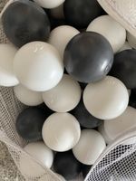 Bällebad Bälle ca. 100 Stk. Schwarz Weiss Top Zustand