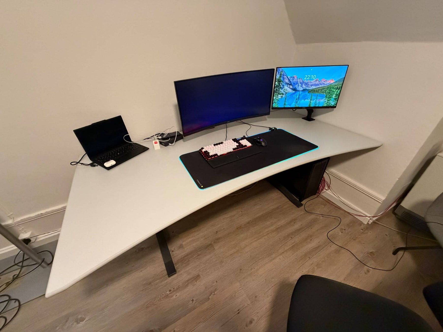 Schreibtische: Bürotisch – Gebraucht aus Wettingen von sas_prm5