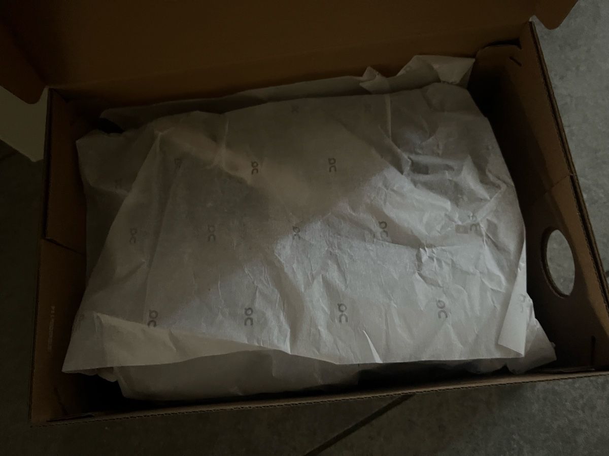 Damenschuhe: On Cloudvista – Neu und originalverpackt aus Basel von lbl_plt6 1