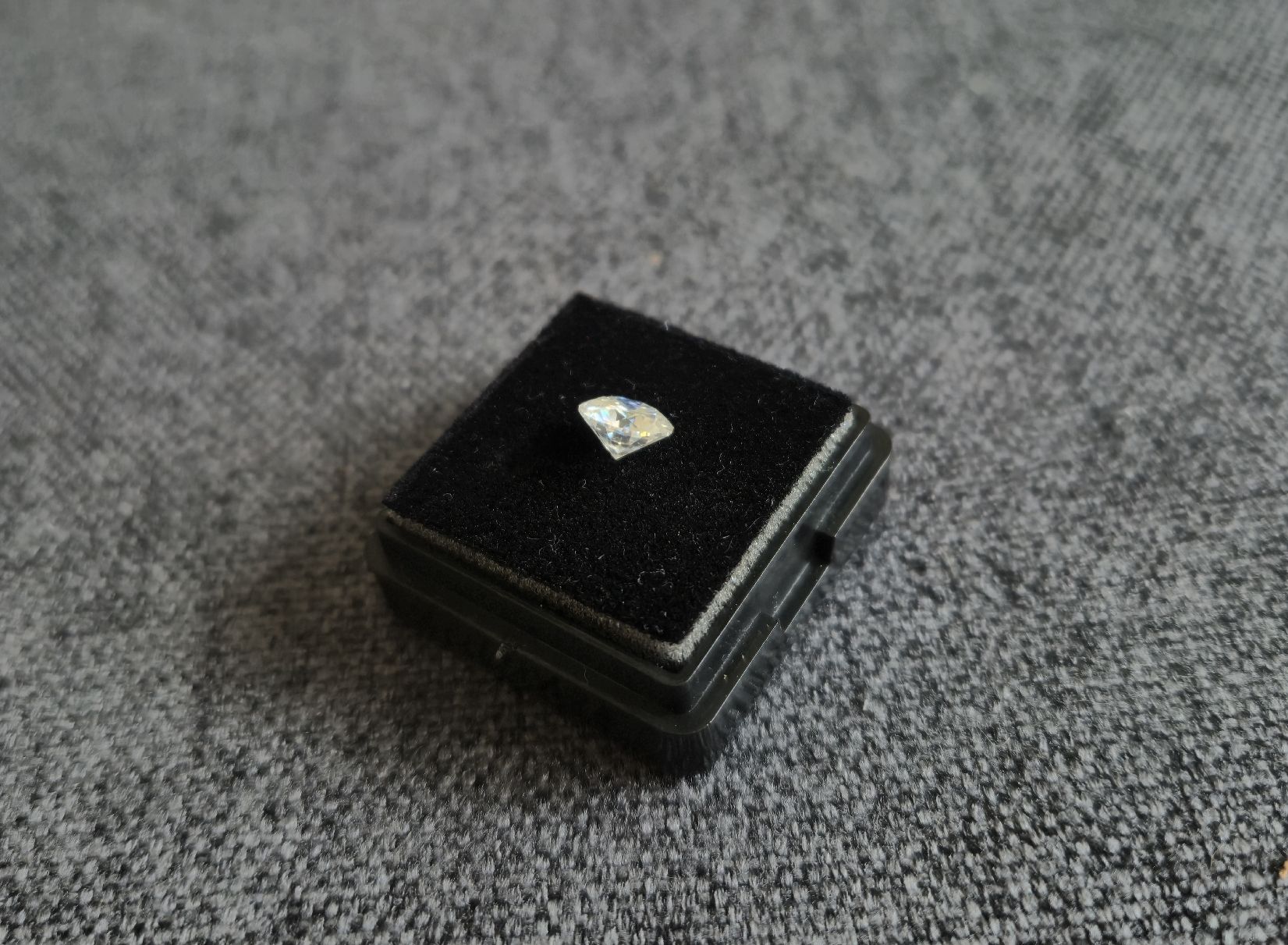 Pietre preziose: Moissanite 1.0 ct mit GRA Zertifikat – Nuovo (secondo la descrizione) da Liebefeld venduto da Slpi-cards 4