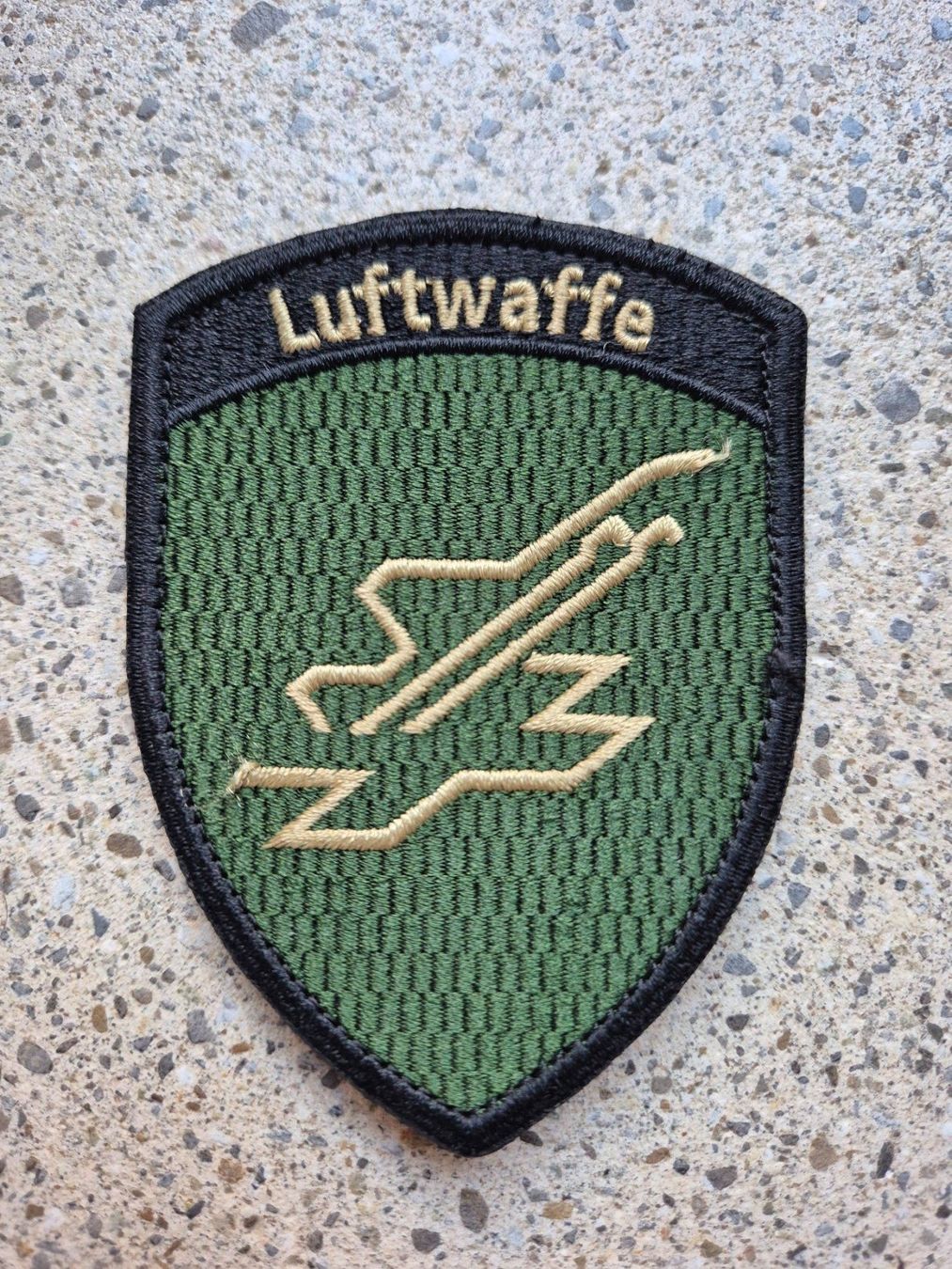 Schweizer Armee Plaketten & Abzeichen: *** Badge Luftwaffe mit klett *** – Neu und originalverpackt aus Riedholz von fr_sIruP