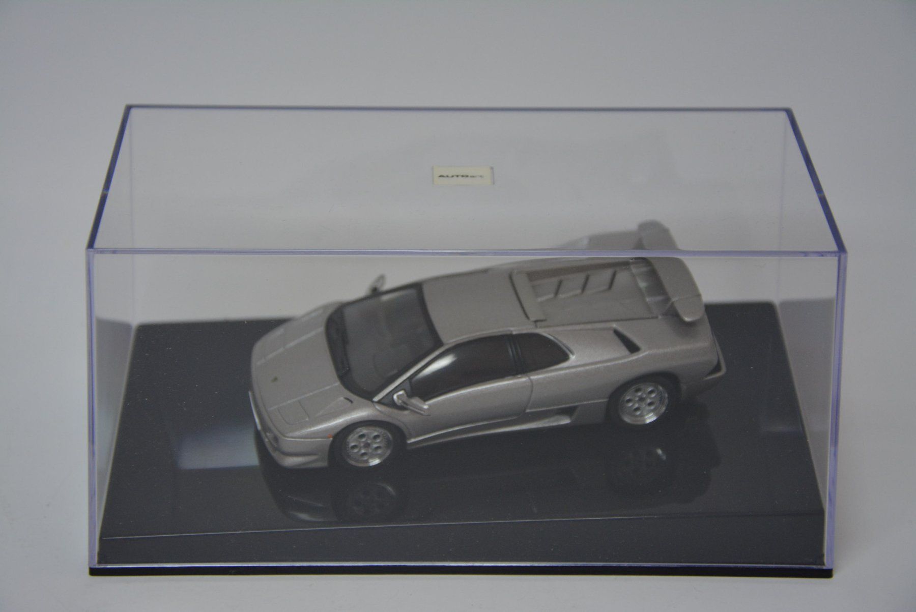 Lamborghini Modellautos: Lamborghini Diablo Coupe VT 1990 , Titanium Silver , 1:43 – Neu und originalverpackt aus Goldach von Feivel9 1