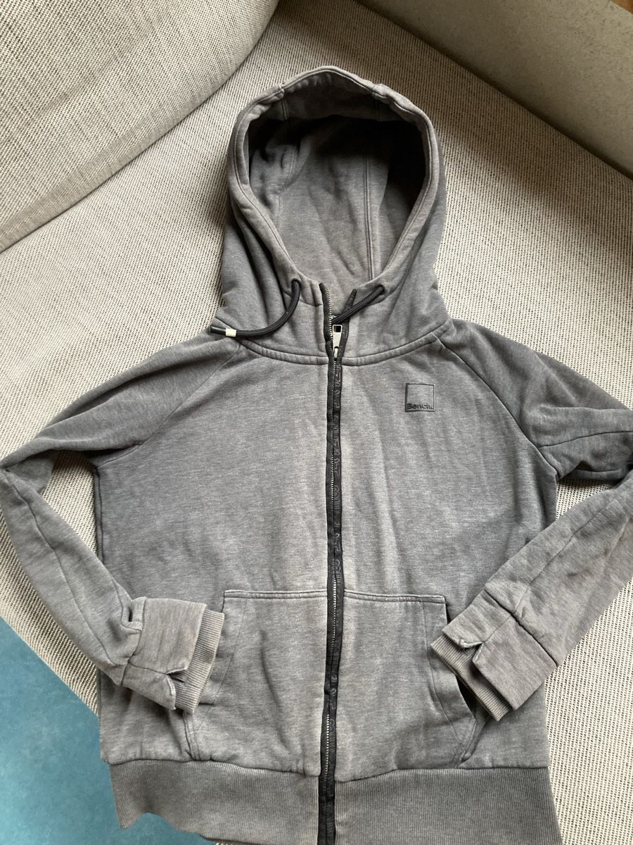 Bench Vestes: Bench Kapuzenjacke Grau – D'occasion à Brenzikofen par Martha_V