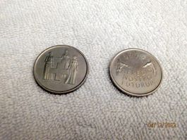 5 Fr. Gedenkmünzen 1974 und 1975, 2 Stück, unz. stgl.