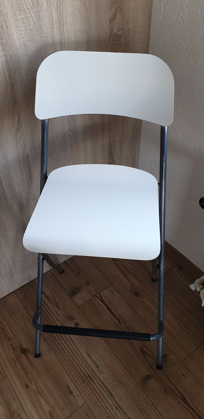 Ikea Set di tavolo e panche: Table haute IKEA Björkudden avec 2x chaises IKEA blanche – Usato da Saxonne (Ayent) venduto da SnowRoof 4