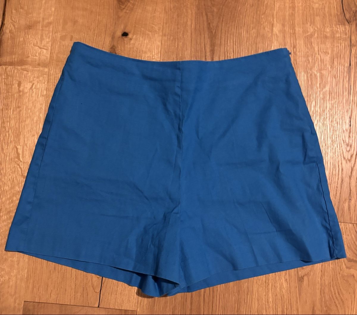 Mango Hosen: Mango Shorts Leinen Gr. 40  – Gebraucht aus Glarus von NaSaGaTh