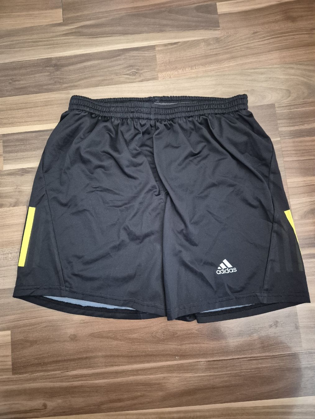 Adidas Hosen: Coole dünne Adidas Shorts Gr. 146-152 – Gebraucht aus Therwil von Twista11