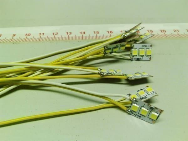 Tutte le decorazioni: MINI LED-Häuserbeleuchtung 12V kaltweiss – Nuovo (secondo la descrizione) da Luzern venduto da Salefactory 1