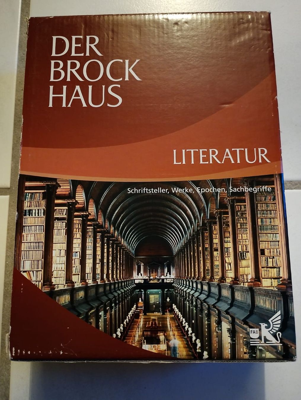 Libri: Der Brockhaus - Literatur – Usato da Ehrendingen venduto da 2Guagua2
