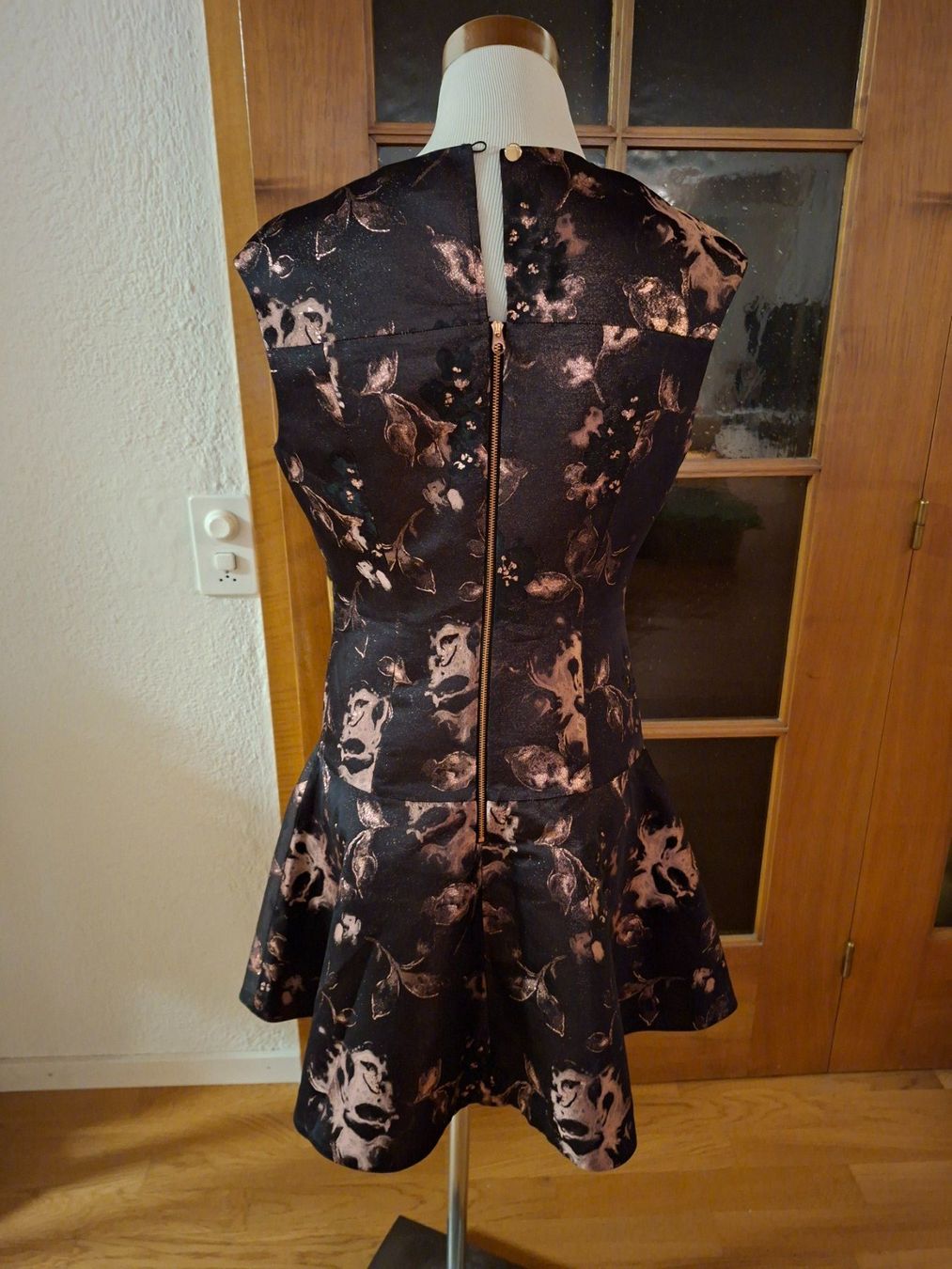 Ted Baker Robes: Ted Baker Kleid – Neuf (Voir description) à Unterentfelden par hofa01 1