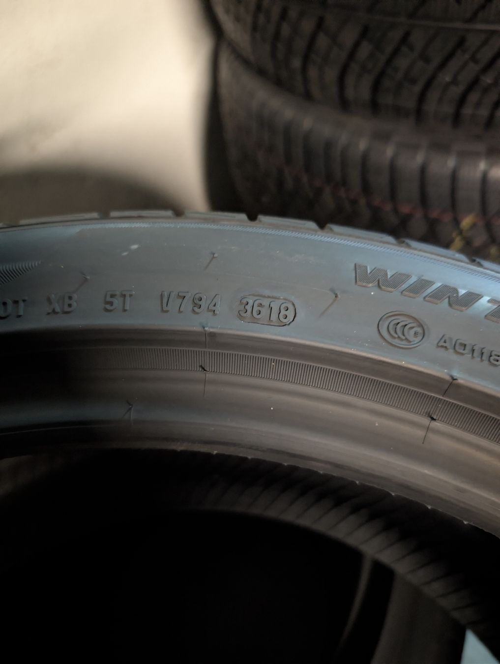 Pirelli Pneus & Roues: Winterreifen  – Neuf avec emballage d'origine à Dürrenäsch par Pneu-Idris 3