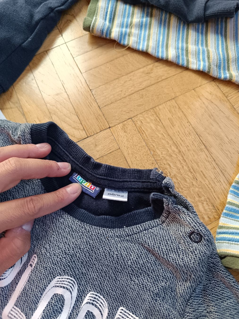 Kleiderpakete & -sets: Kleiderpaket Jungen Langarm Shirts Pullovery 86/92 – Gebraucht aus Malans GR von maassl 4