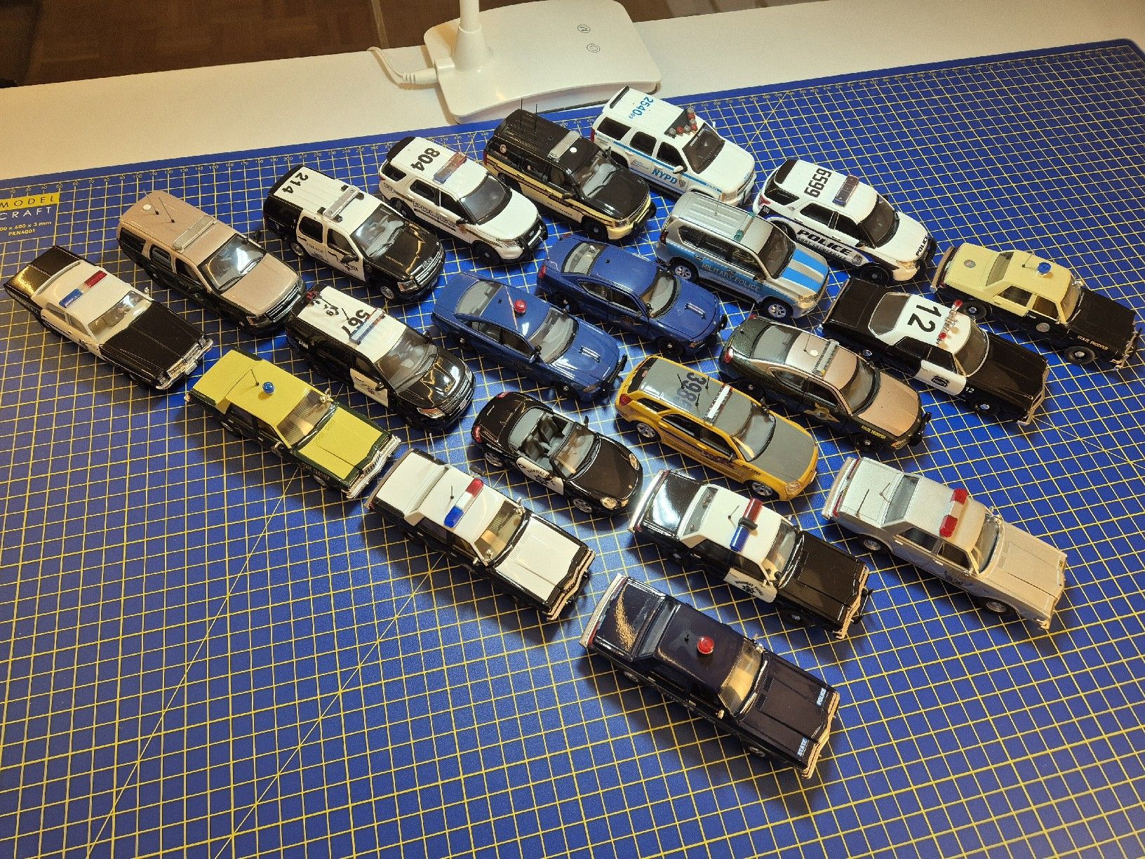 Modellini d'auto: US-Polizeifahrzeuge 1:43 – Usato da Lachen SZ venduto da bow_wdl9