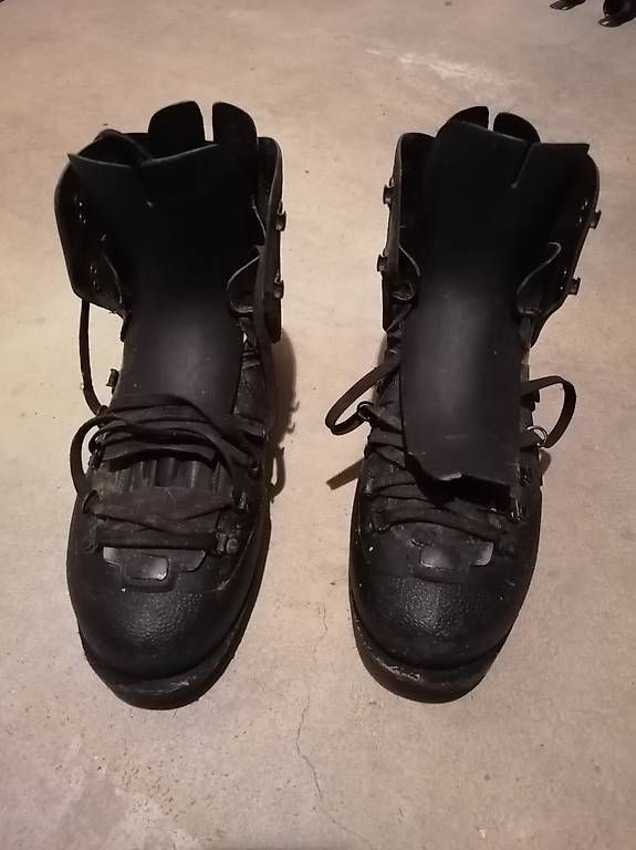 Raichle Chaussures hommes: Schalenschuhe Schweizer Armee – D'occasion à Zäziwil par hodelan 1