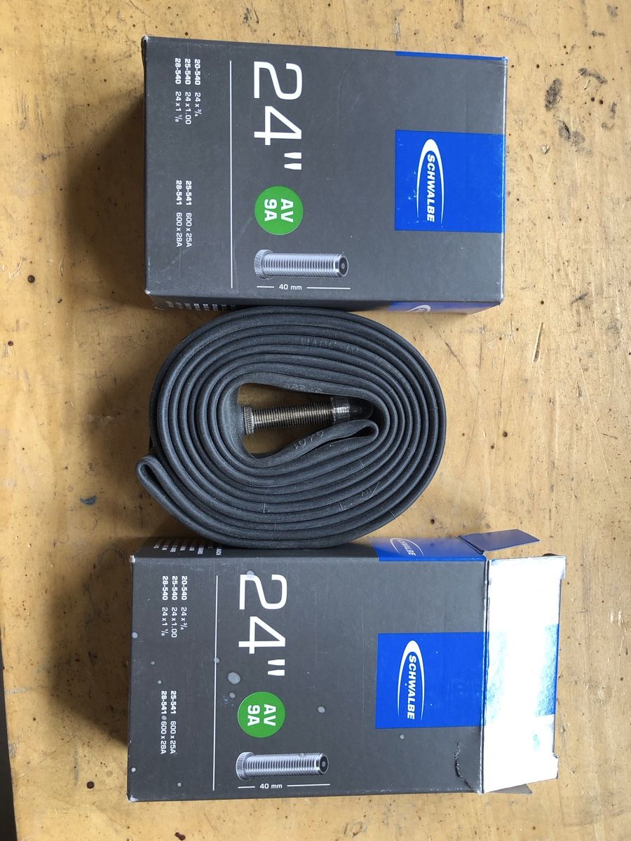 Tubi & Tubi flessibili: Fahrradschlauch Schwalbe 24 Zoll – Nuovo e nell'imballaggio originale da Eschenbach SG venduto da Berni23 1