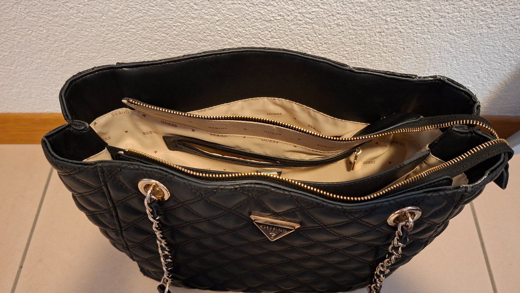 Guess Borse da donna: Vendo Borsa GUESS – Usato da Genestrerio venduto da mor_fnw8 3