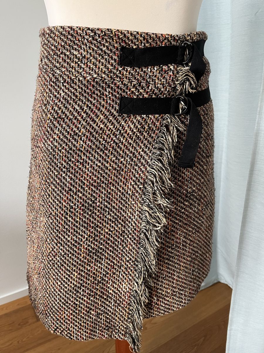 Gonne: Rock aus Tweed mit Fransen, Grösse 38/40 – Usato da Liebefeld venduto da easyco 3