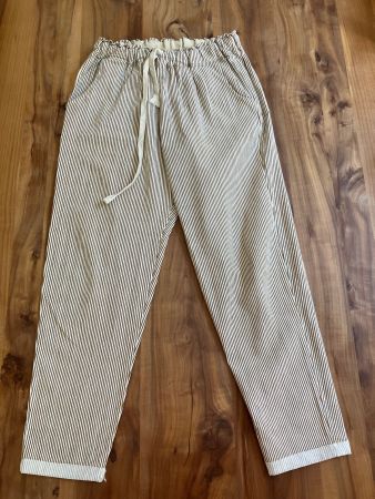 schöne , gestreifte Sommerhose