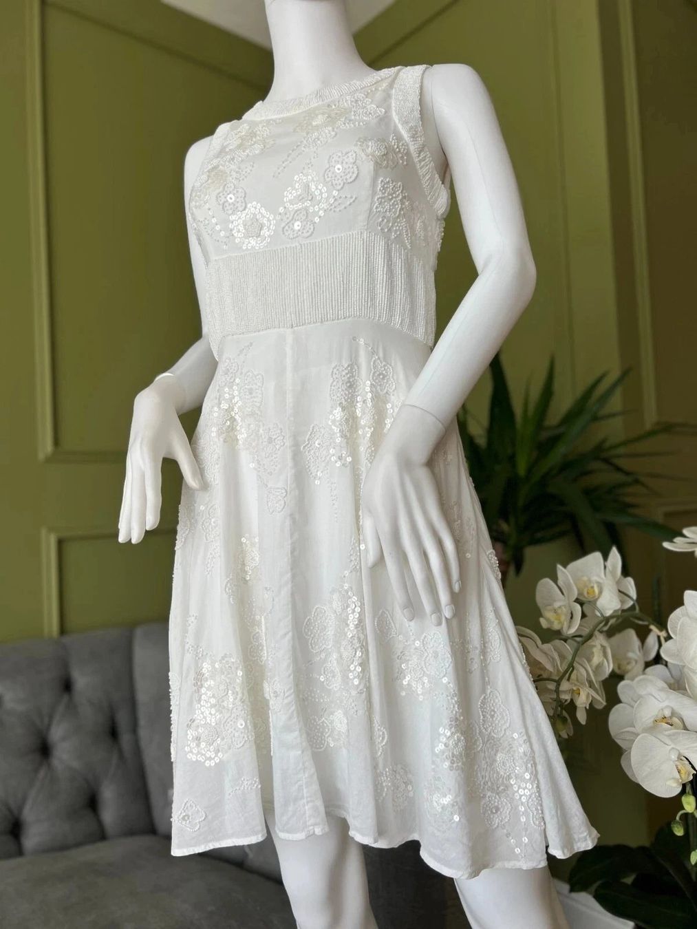 French Connection Kleider: french connection beaded sequinned dress white size M midi – Gebraucht aus Steinhausen von nwe_t8nj 1