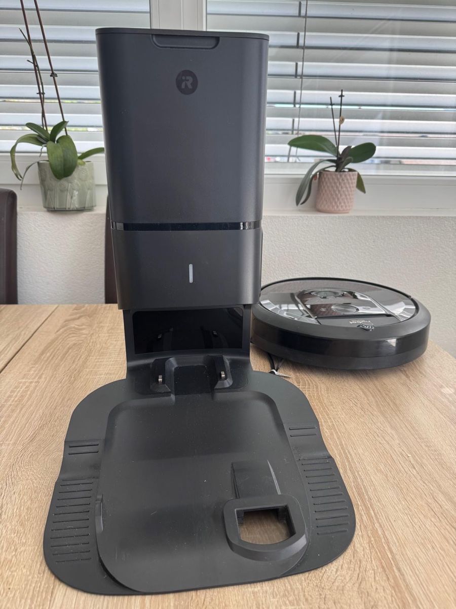 Staubsauger & Zubehör: Robot Vacuum i7 with Clean Base and Accessories – Gebraucht aus Sion von pur_m89d 2