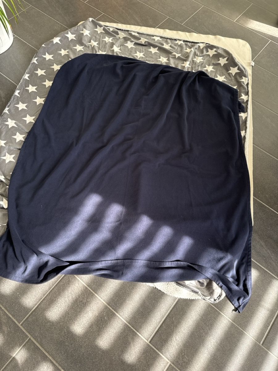 Bettwäsche: Fleece Decken Set 4 Stk. verschiedene Farben gebraucht – Gebraucht aus Birmenstorf AG von BIGD78 3