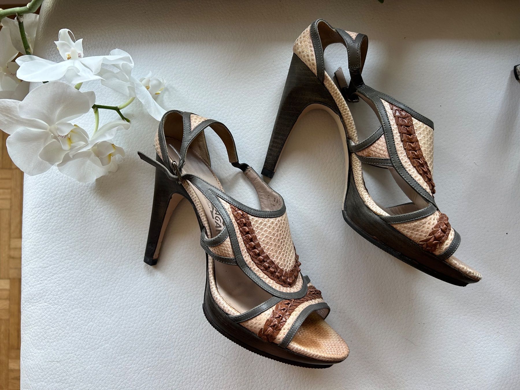 Salvatore Ferragamo Chaussures femmes: Salvatore Ferragamo (37,5) – D'occasion à Rüschlikon par Tey_sl