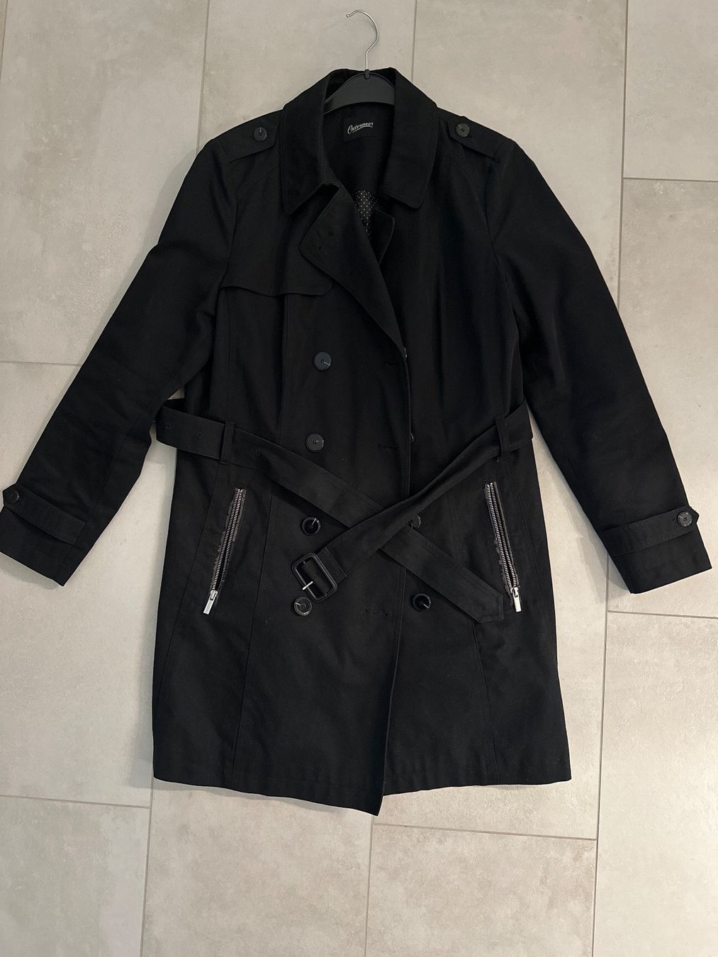 Mäntel: Damen Trenchcoat schwarz – Gebraucht aus Zug von Hehe