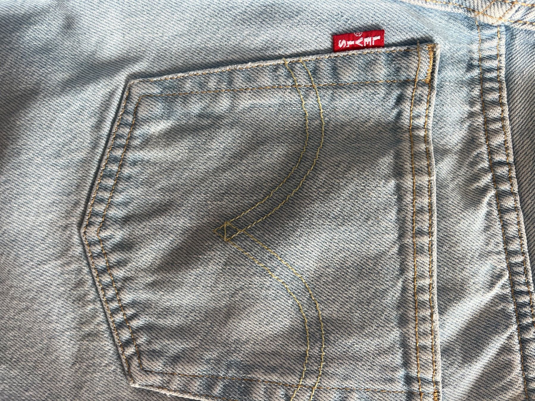 Levi's Jeans: Levi's Jeans Damen hellblau – D'occasion à Laupen BE par lee_ym6v 5