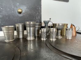 Sammlung diverser Gefäße aus Zinn, Messing und Kupfer