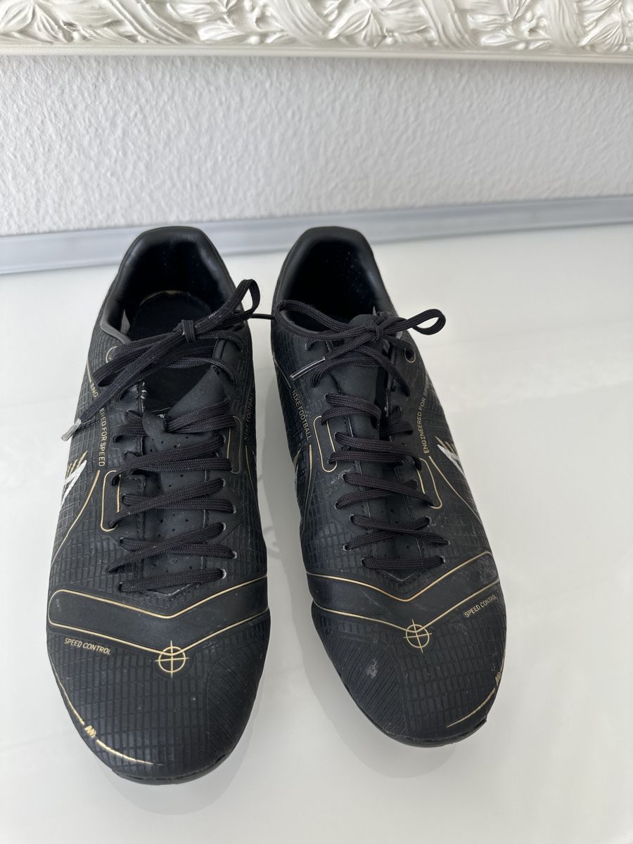 Nike Scarpe da uomo: Fussballschuhe Gr.42 – Usato da Volketswil venduto da Sina008 1