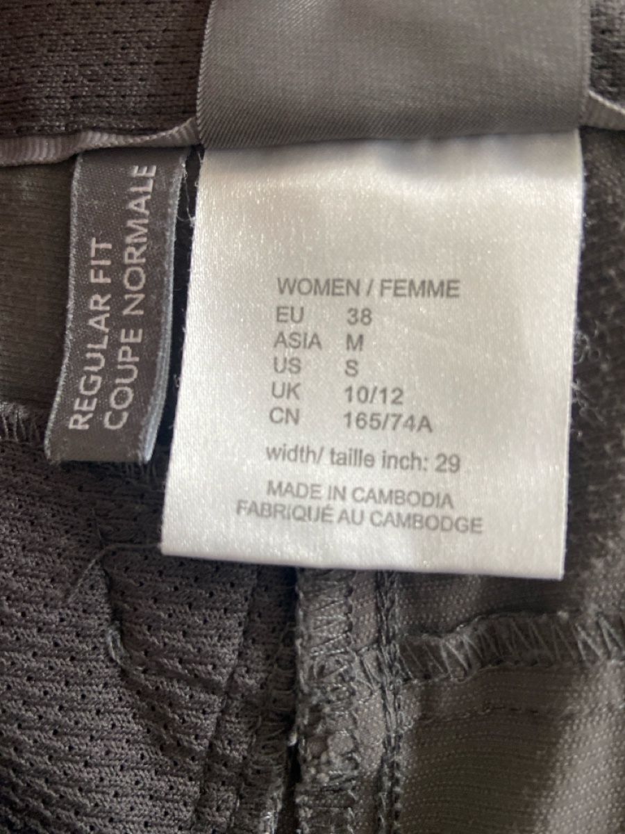 Jack Wolfskin Pantaloni: Jack Wolfskin Caprihose Gr. 38 Grau – Usato da Sisseln AG venduto da XBL-Rotstein 6