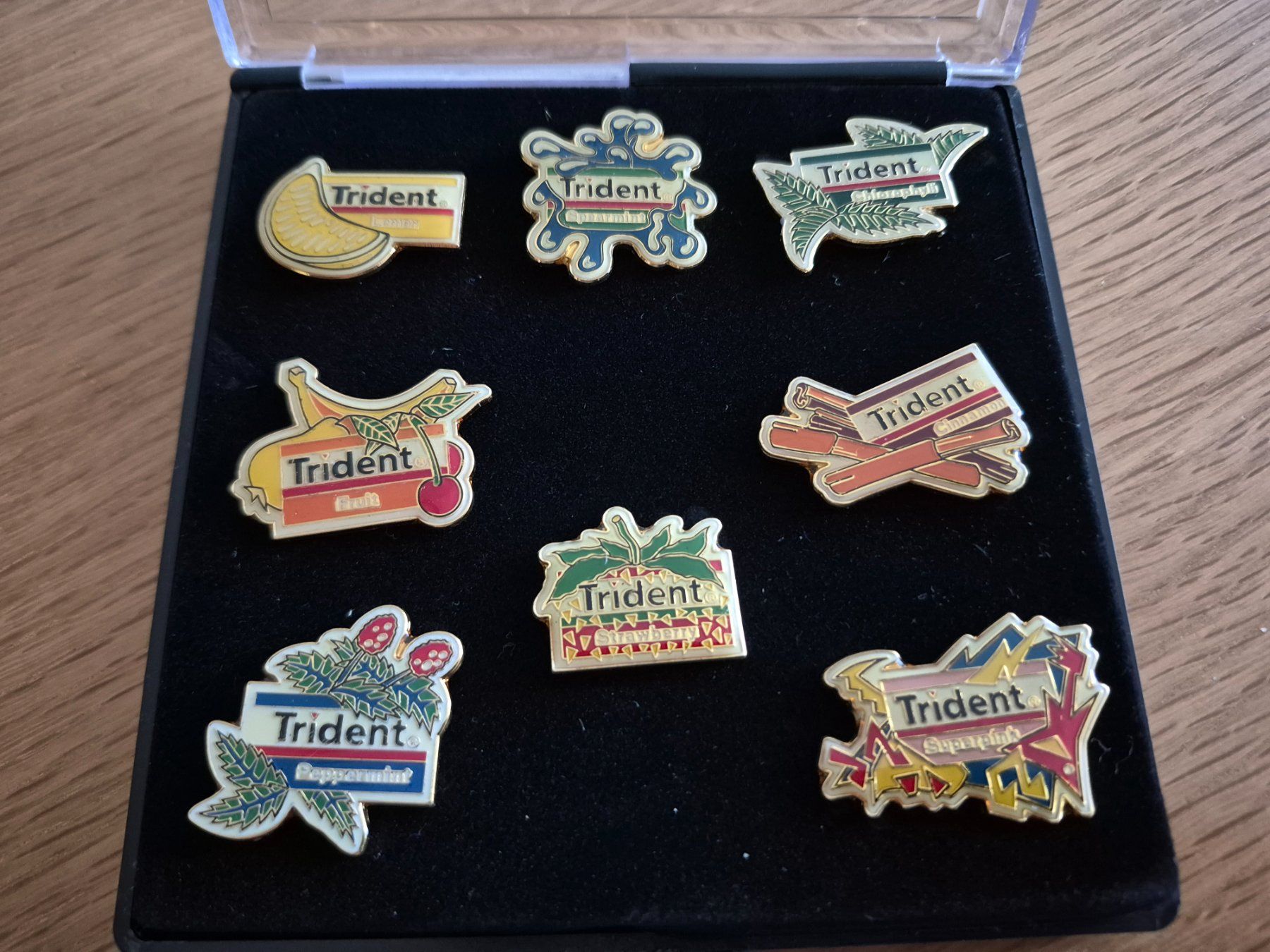 Plaquettes & Badges: Pin - Set Trident – D'occasion à Buttikon SZ par sefa02 2