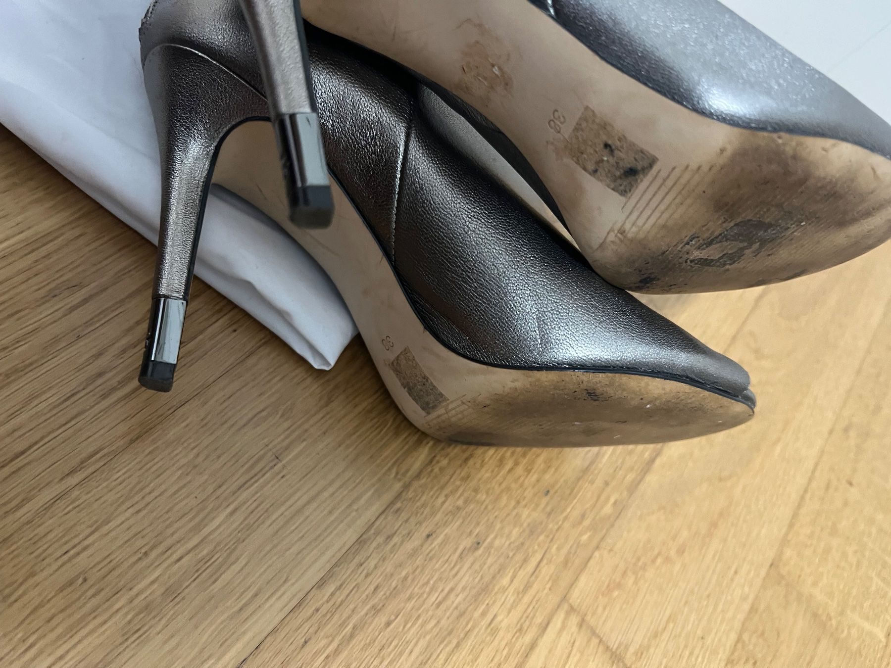 Guess Chaussures femmes: Guess Gr.38 – D'occasion à Ebikon par Venus025 4