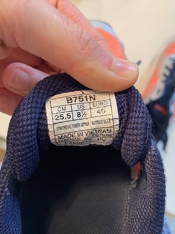 Chaussures hommes: Hallenschuhe Asics Gr.40 – D'occasion à Solothurn par mar_spc6 2