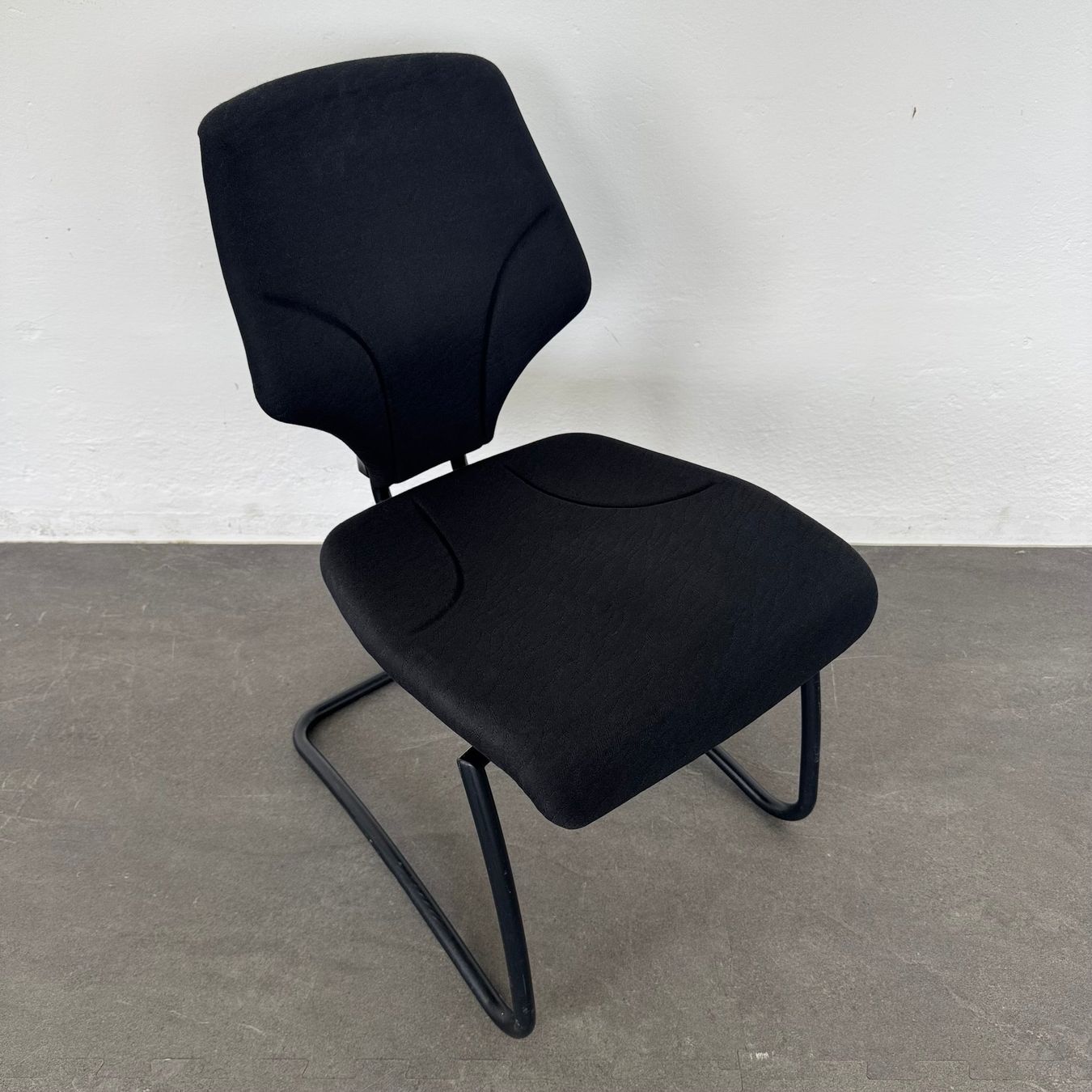 Giroflex Stühle: Giroflex G64 Freischwinger – Gebraucht aus Schönenwerd von mcofficeshop 1