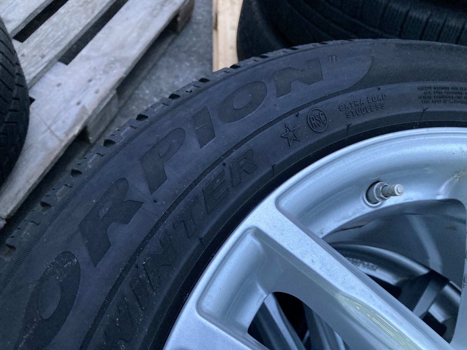 BMW Pneumatici & Ruote complete: BMW X5 Winterräder 255/55R18 – Usato da Cham venduto da WB2223 5