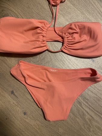 Wattiertes Bandeau-Bikinitop Grösse 46