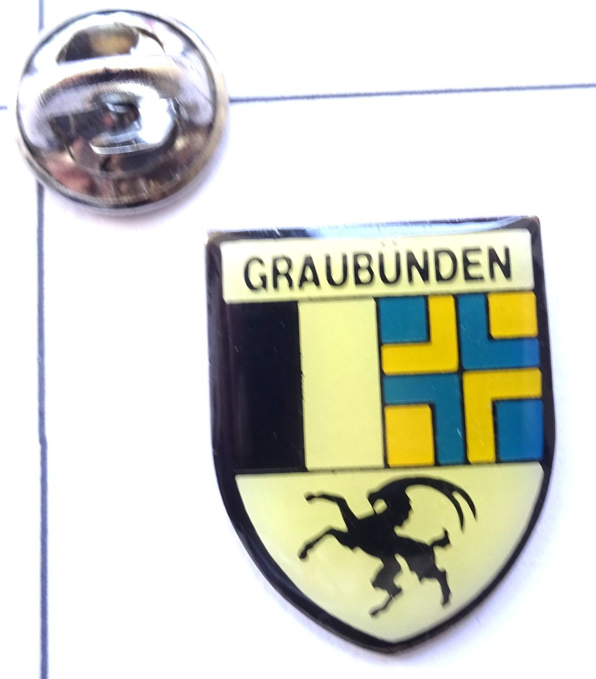 Placchette & Badge: Pin Kanton Graubünden – Usato da Utzenstorf venduto da BUtter81