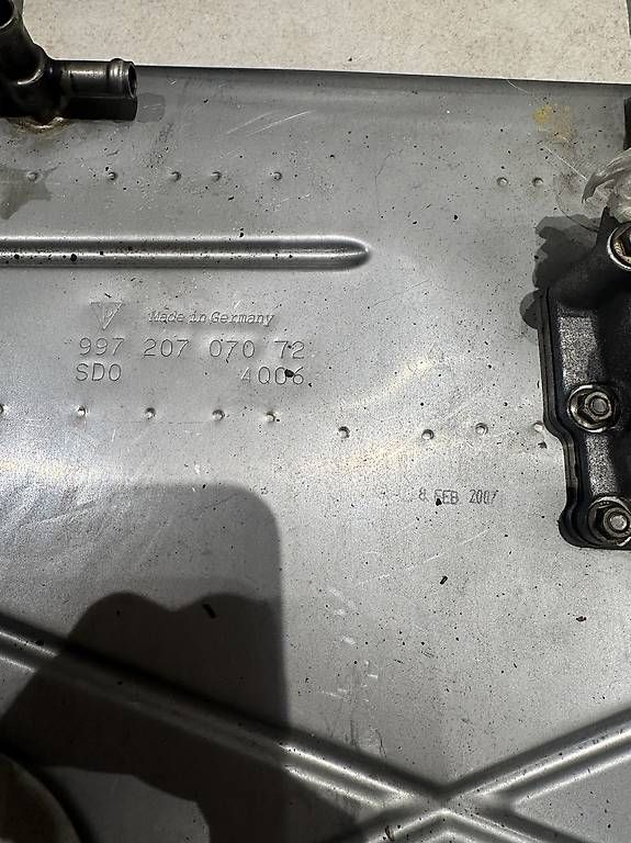 Porsche Alle Autoersatzteile: Porsche 997.1 Turbo Oeltank – Gebraucht aus Brünisried von Elektra08 1