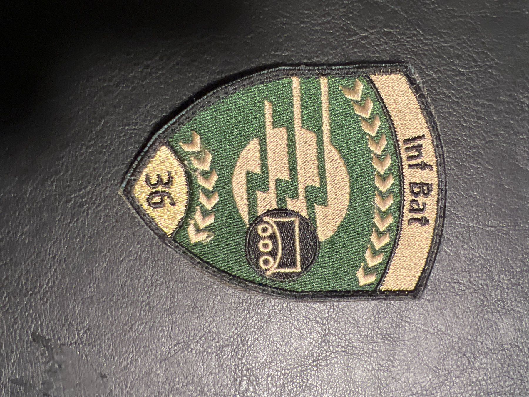 Schweizer Armee Plaketten & Abzeichen: Badge Inf Bat 36 Gruen – Gebraucht aus Thun von IBT1