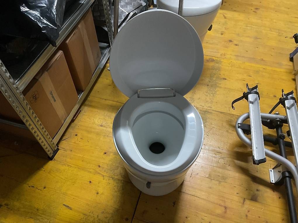 WC: Thetford Kassettentoiletten – Neu und originalverpackt aus Ebikon von Portmann_Sport 1
