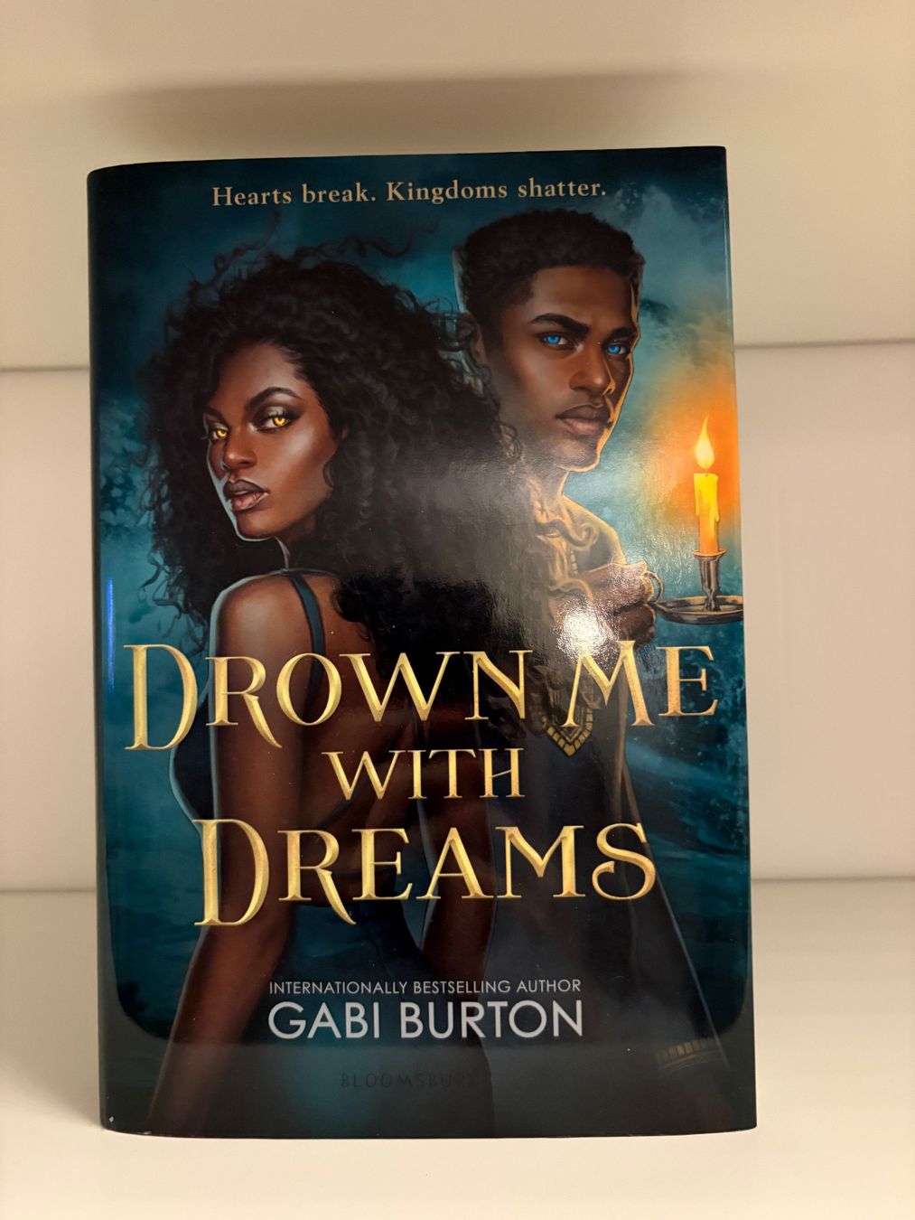 Libri: Drown Me with Dreams - Gaby Burton – Nuovo (secondo la descrizione) da Steffisburg venduto da elsa.catalina