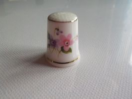 Japanischer Fingerhut.(Setzkasten od.Puppenhaus)42