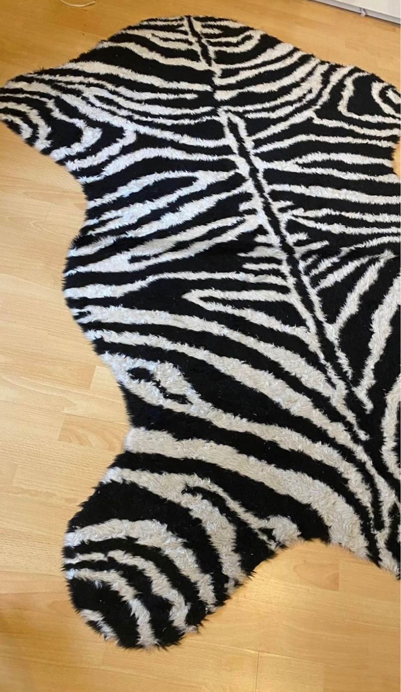 Tappeti: Grosser Zebra Teppich – Usato da Brüttisellen venduto da kat_g7jv 1
